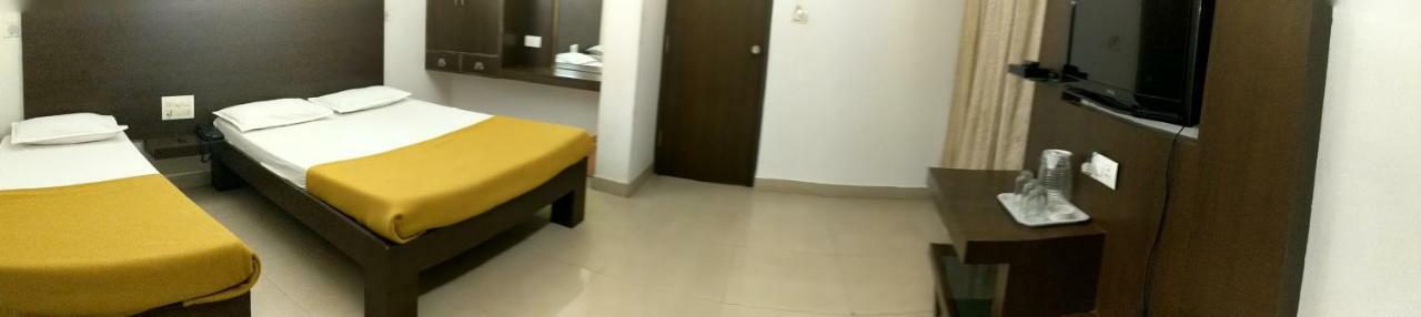 Aashraya Hotel Májszúr Kültér fotó