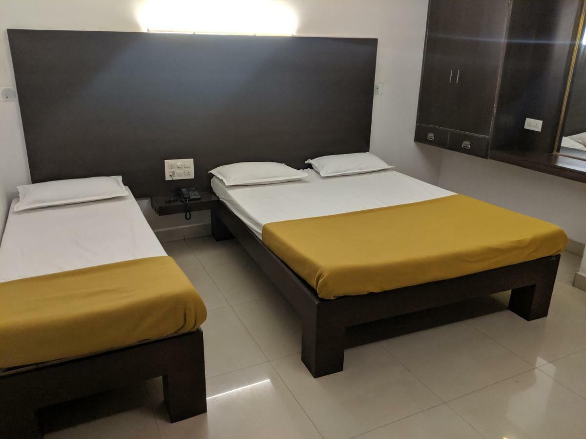 Aashraya Hotel Májszúr Kültér fotó