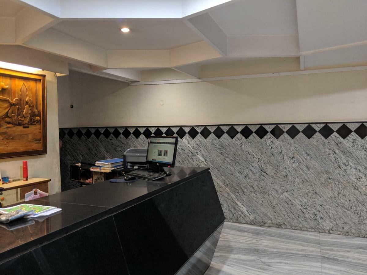 Aashraya Hotel Májszúr Kültér fotó