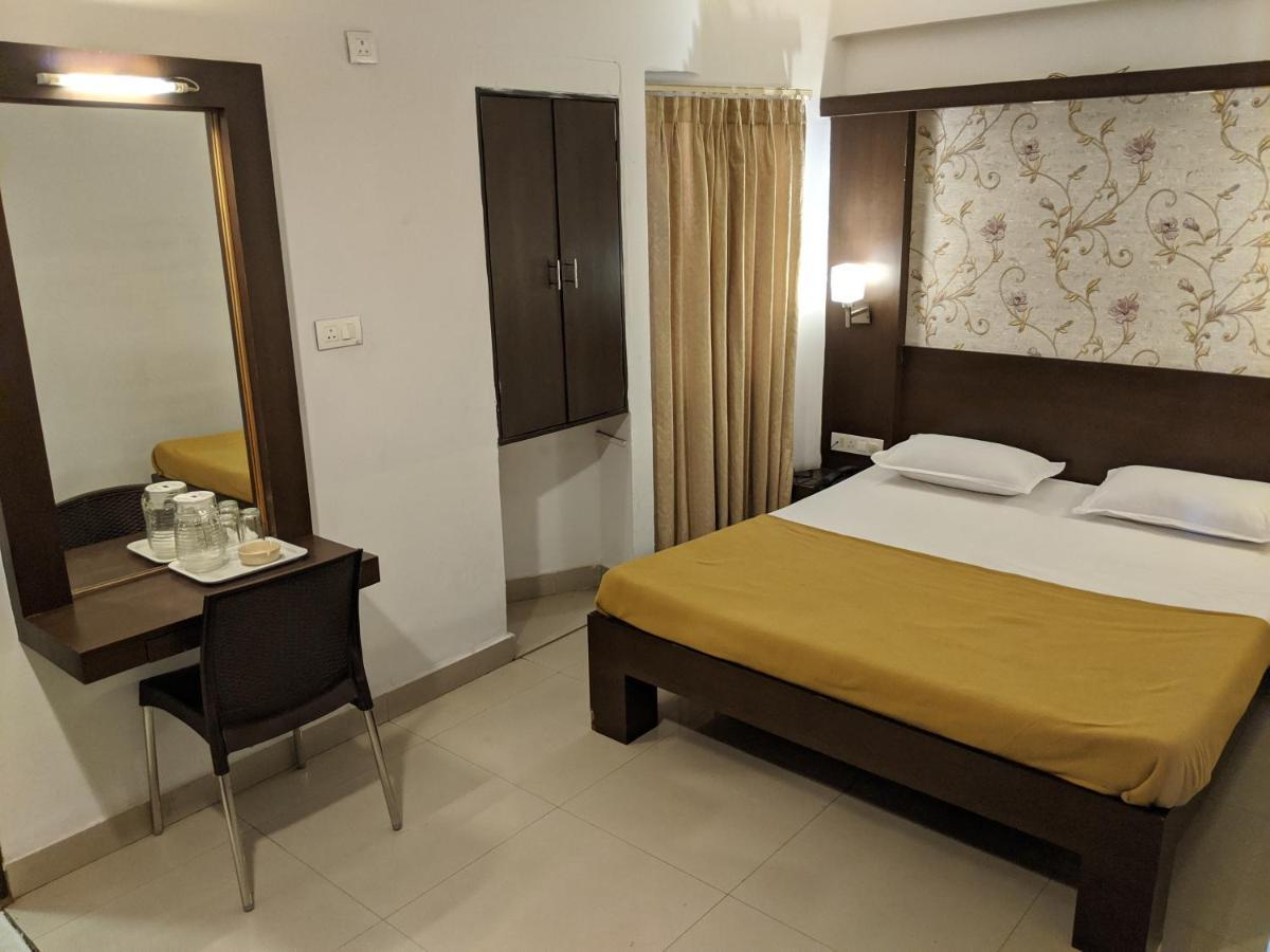 Aashraya Hotel Májszúr Kültér fotó