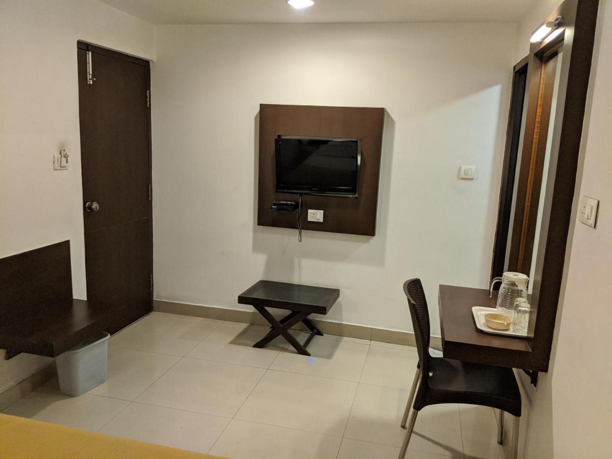 Aashraya Hotel Májszúr Kültér fotó
