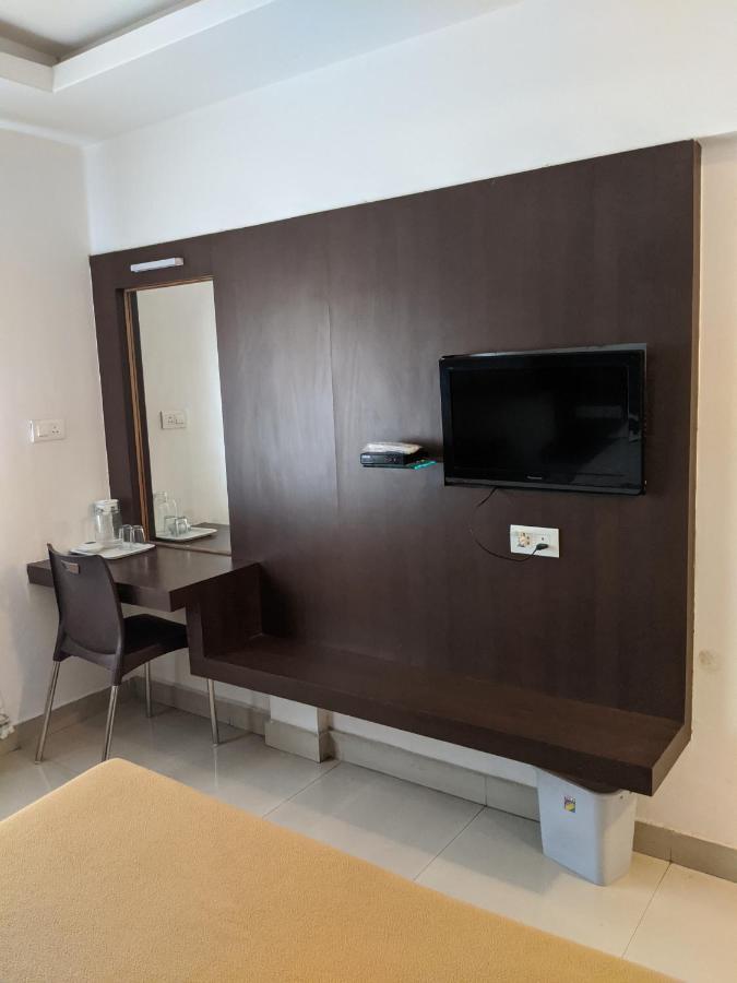 Aashraya Hotel Májszúr Kültér fotó